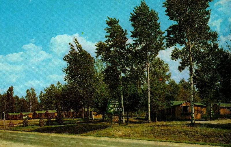 Blanks Pleasant Ridge Motel and Cabins - Vintage Postcard (newer photo)
